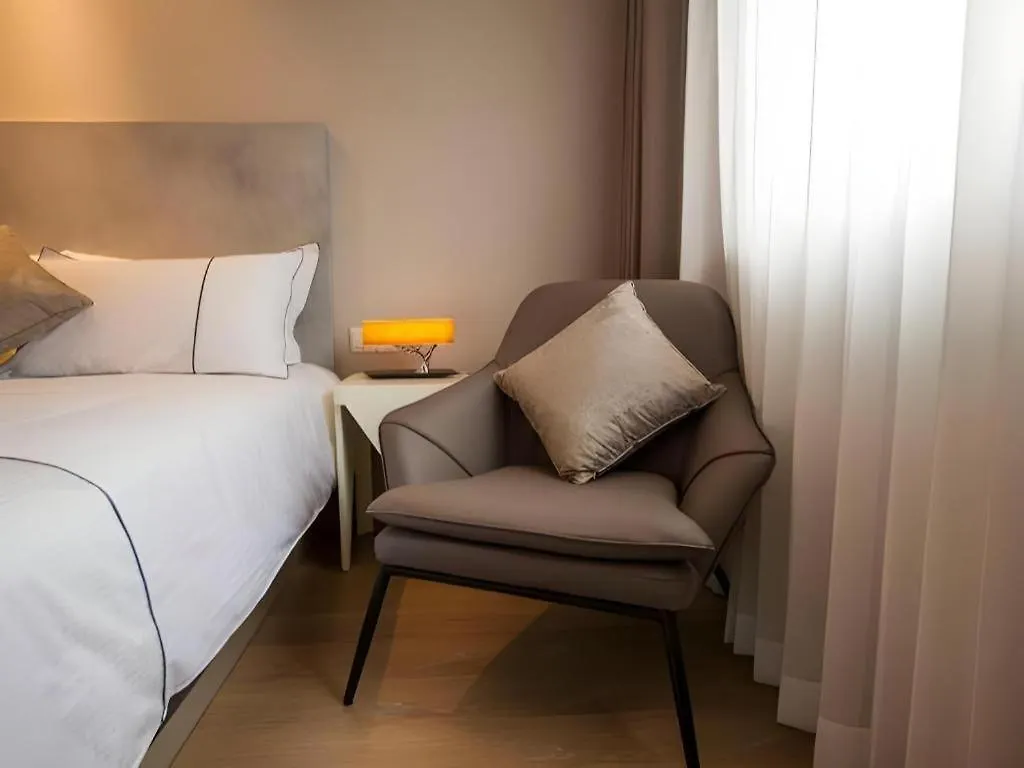 Magnotel Hotel Shanghai Jinjiang Park Branch 3*,  China